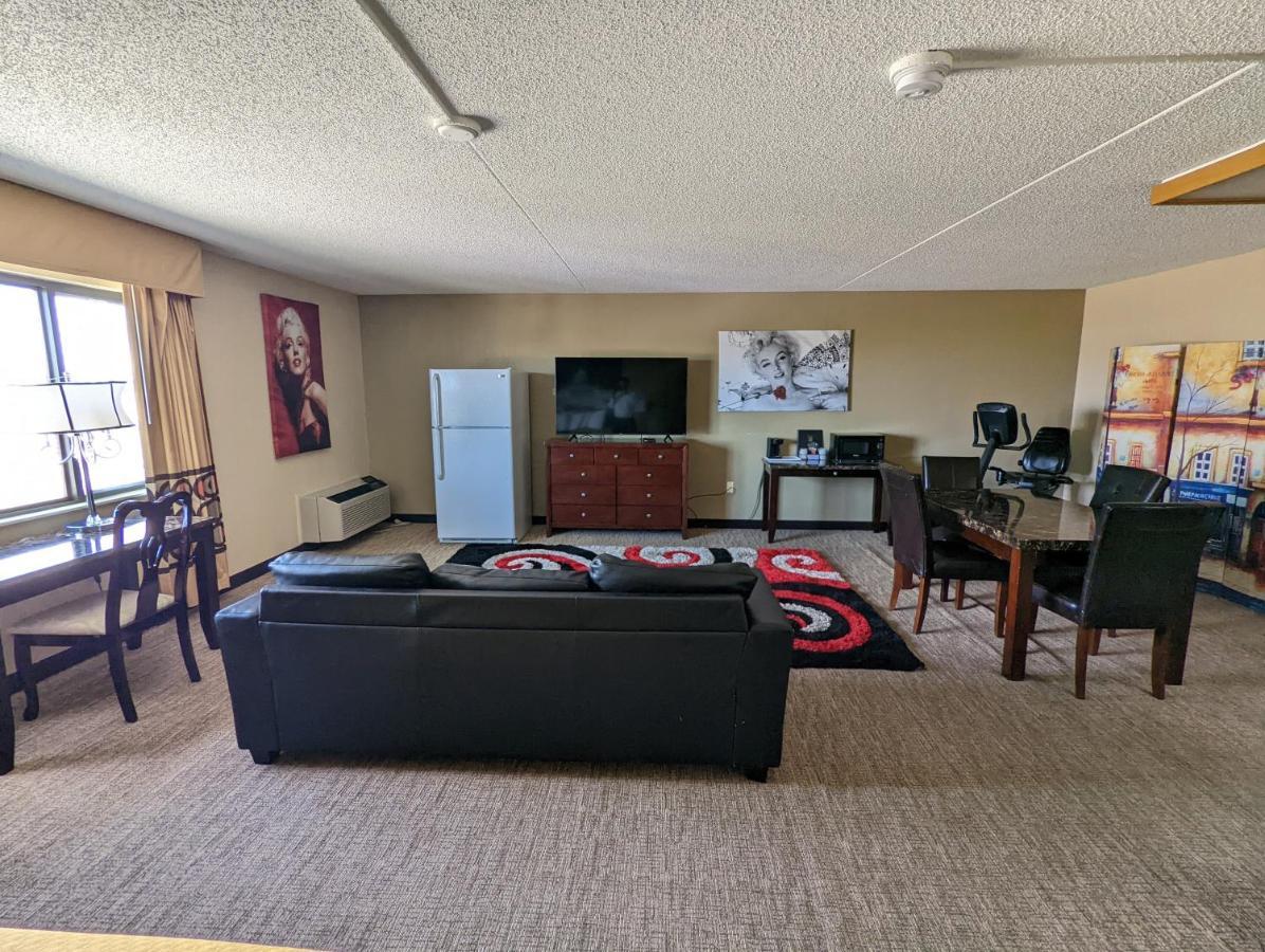 Super 8 By Wyndham Wichita North Hotell Eksteriør bilde