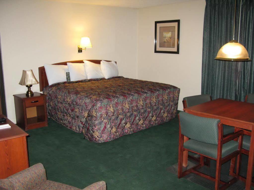 Super 8 By Wyndham Wichita North Hotell Eksteriør bilde