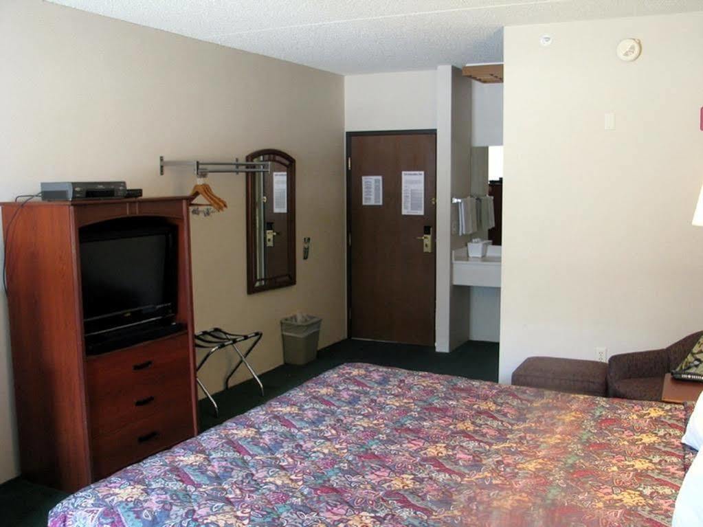 Super 8 By Wyndham Wichita North Hotell Eksteriør bilde
