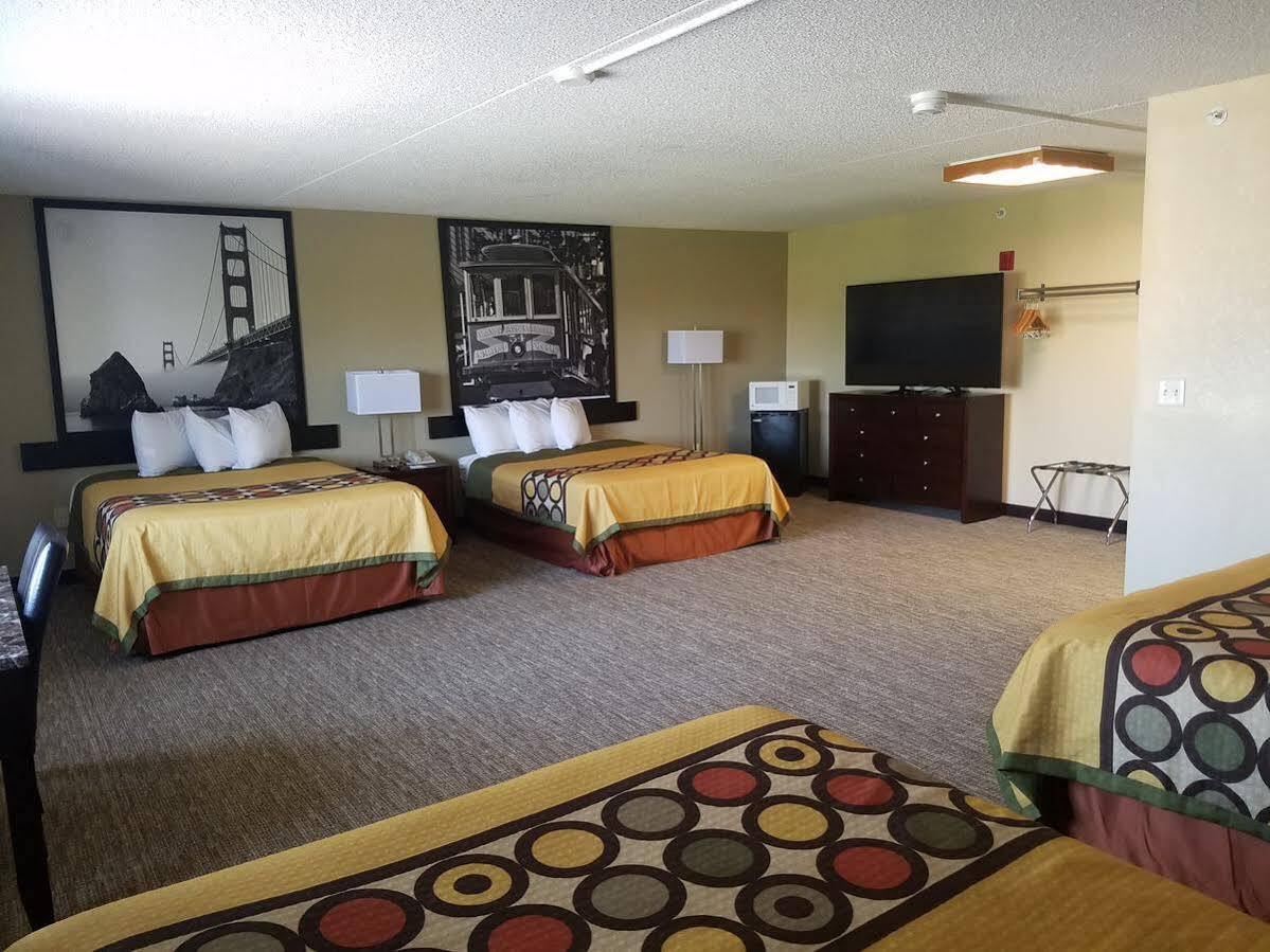 Super 8 By Wyndham Wichita North Hotell Eksteriør bilde